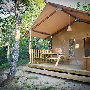 https://camping-le-colorado.fr-provencehotel.com